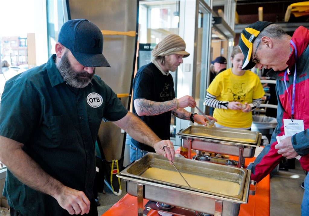 2019SouthSideSoupContest_Photo4_OTBBicycleCafe_PittsburghPostGazette_TonyTye