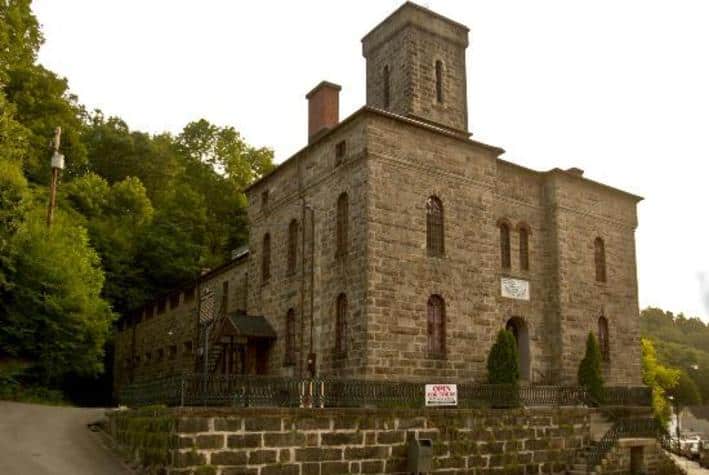 haunted weekend getaways the old jail poconos