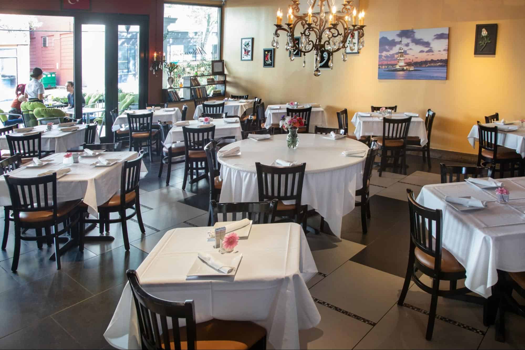 A photo of the dining room at Alihan's Coffee & Breakfast.