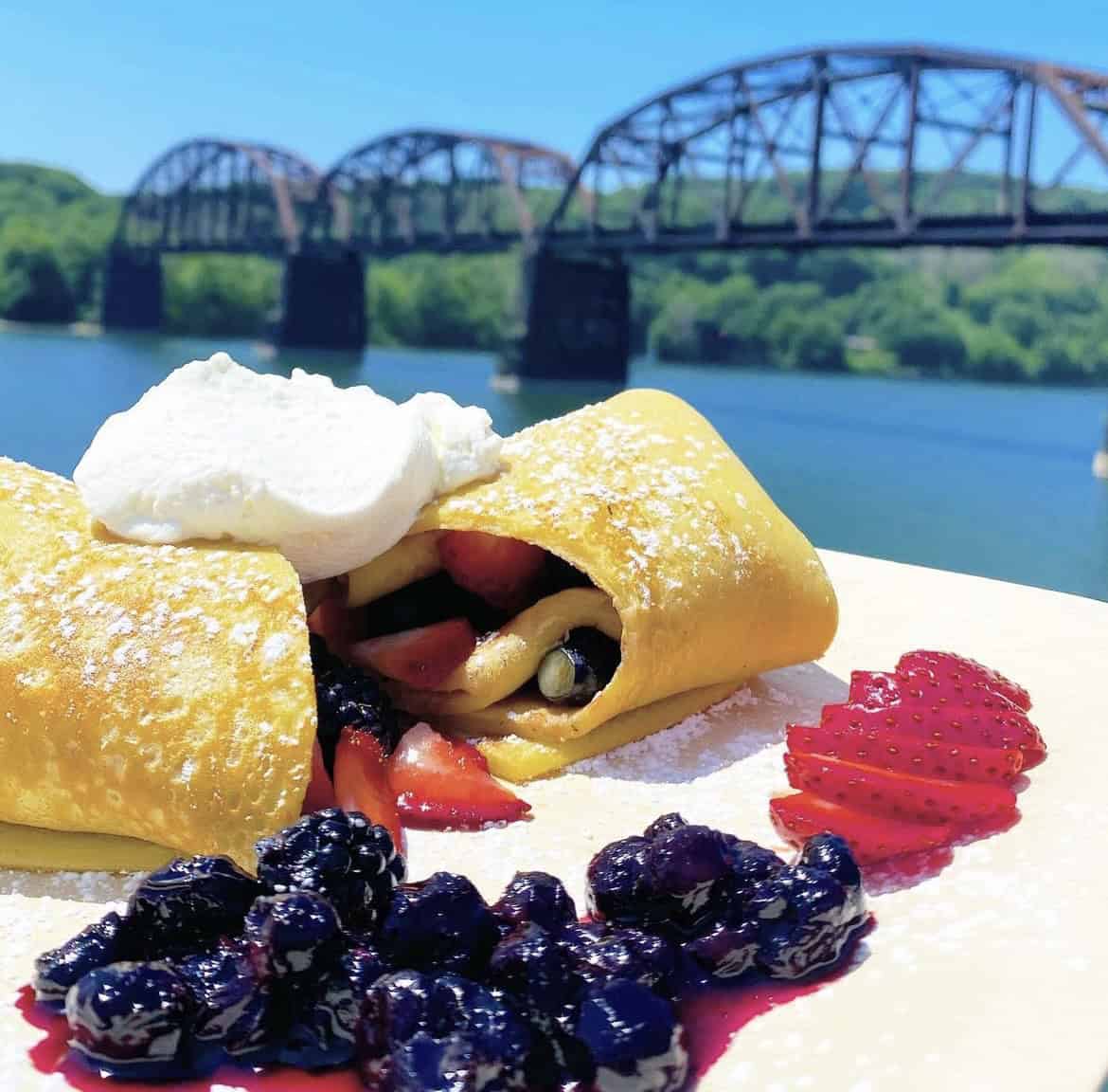 Pittsburgh Restaurants With a Water View to Soak In Made In PGH