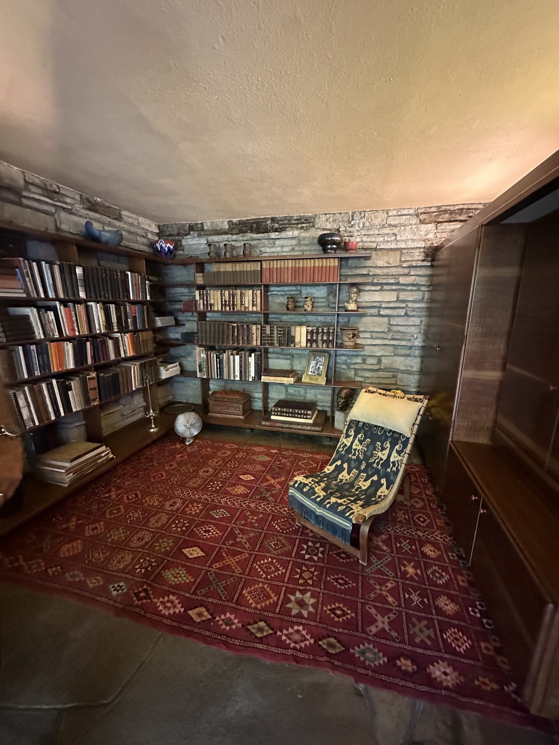 A photo of a library / book nook room on display.