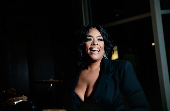 October Artist of the Month: Lyndsey Smith–Q+A with singer-songwriter on coming back to Pittsburgh and more thumbnail